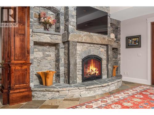 602 Falcon Point Way, Vernon, BC - Indoor Photo Showing Living Room With Fireplace