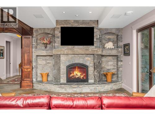 602 Falcon Point Way, Vernon, BC - Indoor Photo Showing Living Room With Fireplace