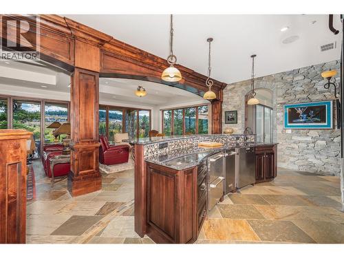 602 Falcon Point Way, Vernon, BC - Indoor Photo Showing Kitchen