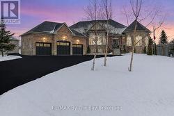 37 WALNUT DRIVE  Wasaga Beach, ON L9Z 0A8