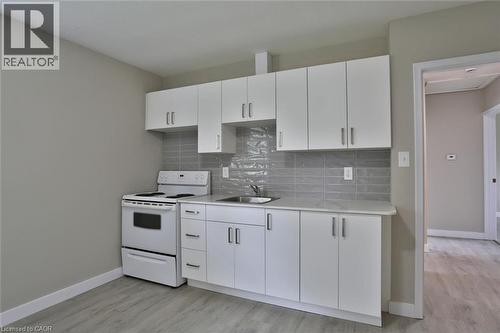 240 Duke Street E Unit# 5, Kitchener, ON - Indoor Photo Showing Kitchen