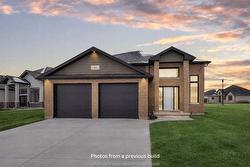 75 Cherry Blossom Trail  Chatham, ON N7L 0H3