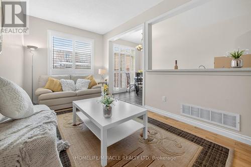967 Ledbury Crescent, Mississauga, ON - Indoor Photo Showing Living Room
