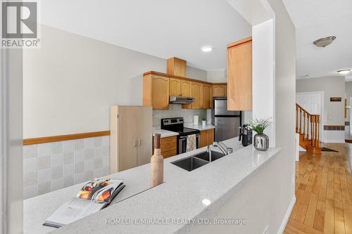 967 Ledbury Crescent, Mississauga, ON - Indoor Photo Showing Kitchen With Double Sink
