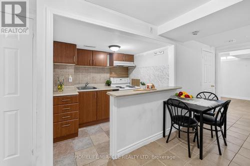 967 Ledbury Crescent, Mississauga, ON - Indoor Photo Showing Kitchen