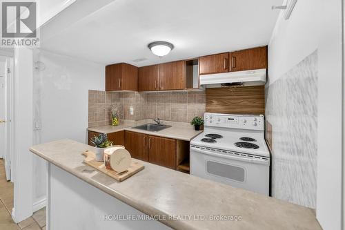 967 Ledbury Crescent, Mississauga, ON - Indoor Photo Showing Kitchen