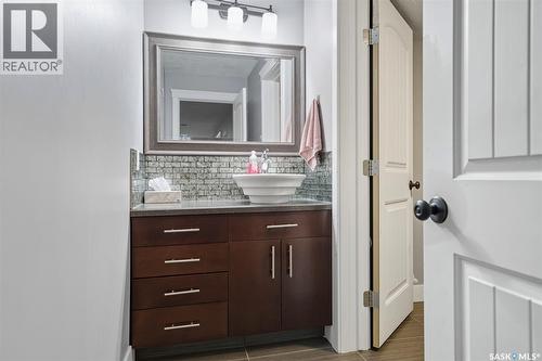 101 6Th Avenue W, Watrous, SK - Indoor