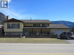 519 10th Avenue Castlegar, BC V1N 1K6