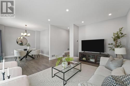 4235 Pheasant Run, Mississauga, ON - Indoor Photo Showing Living Room