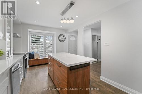 4235 Pheasant Run, Mississauga, ON - Indoor Photo Showing Kitchen