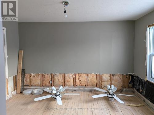 Residence Building - 5 Sixth St W, Smooth Rock Falls (Srf), ON 