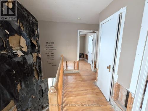 Residence Building - 5 Sixth St W, Smooth Rock Falls (Srf), ON 