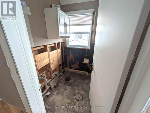Residence Building - 5 Sixth St W, Smooth Rock Falls (Srf), ON 