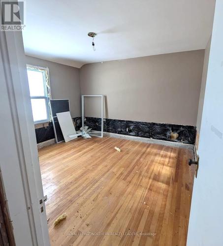 Residence Building - 5 Sixth St W, Smooth Rock Falls (Srf), ON 