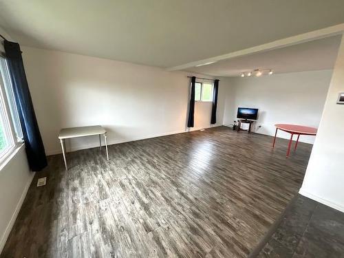 14 Queen Elizabeth Avenue, Erickson, MB - Indoor