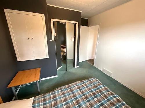 14 Queen Elizabeth Avenue, Erickson, MB - Indoor Photo Showing Bedroom