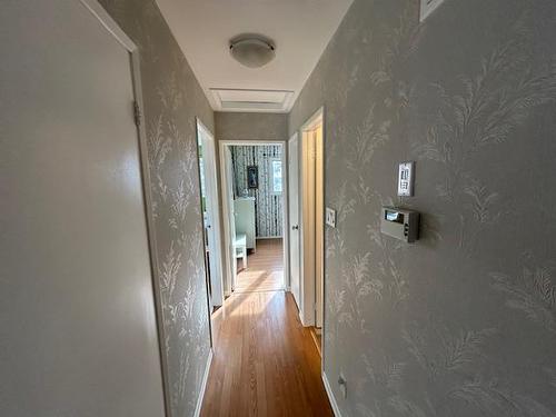 Main level - Hallway - 622 Hamilton Avenue, Winnipeg, MB - Indoor Photo Showing Other Room