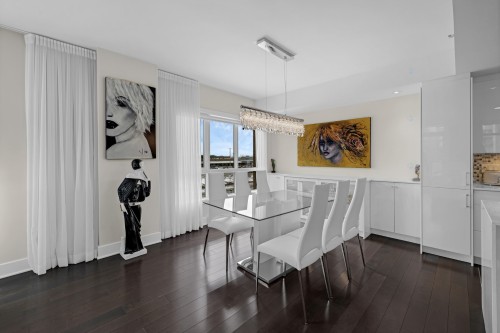 Cuisine - 501-359 Boul. Brunswick, Pointe-Claire, QC - Indoor Photo Showing Kitchen With Upgraded Kitchen