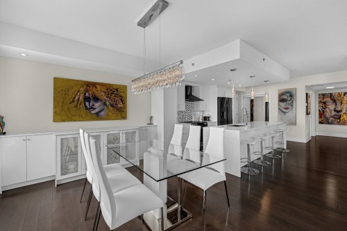 Cuisine - 501-359 Boul. Brunswick, Pointe-Claire, QC - Indoor Photo Showing Kitchen With Double Sink With Upgraded Kitchen