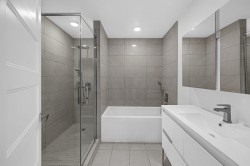 Salle de bains attenante à la CCP - 