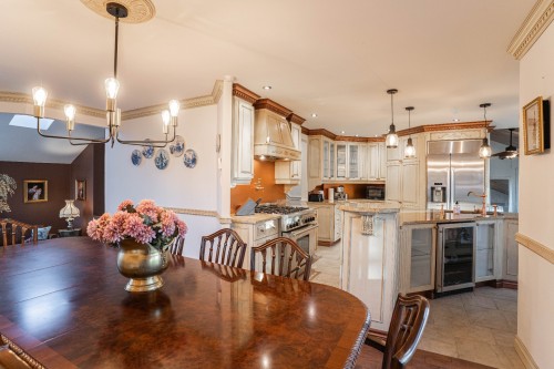 Coin-repas - 8940 Boul. Marie-Victorin, Brossard, QC - Indoor Photo Showing Dining Room