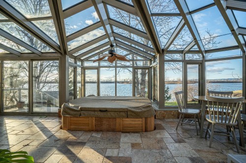 Solarium/Verrière - 8940 Boul. Marie-Victorin, Brossard, QC - Indoor Photo Showing Other Room