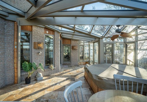 Solarium/Verrière - 8940 Boul. Marie-Victorin, Brossard, QC - Outdoor