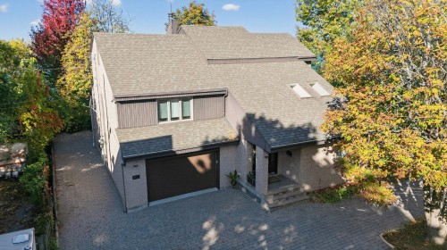 Façade - 8940 Boul. Marie-Victorin, Brossard, QC - Outdoor