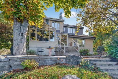 Face arrière - 8940 Boul. Marie-Victorin, Brossard, QC - Outdoor