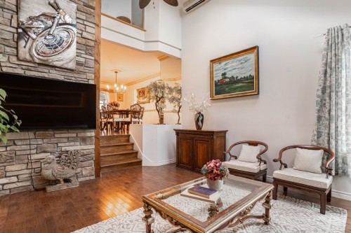 Salon - 8940 Boul. Marie-Victorin, Brossard, QC - Indoor Photo Showing Living Room