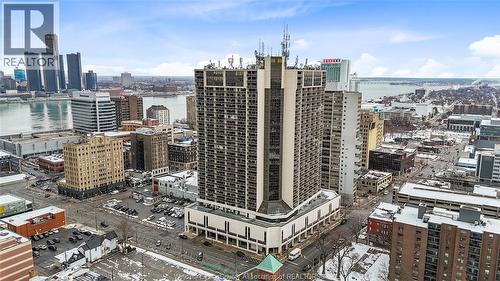 150 PARK Unit# 802  Windsor, ON N9A 7A2