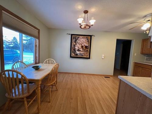 42 Hannah Street, Emo, ON - Indoor Photo Showing Dining Room