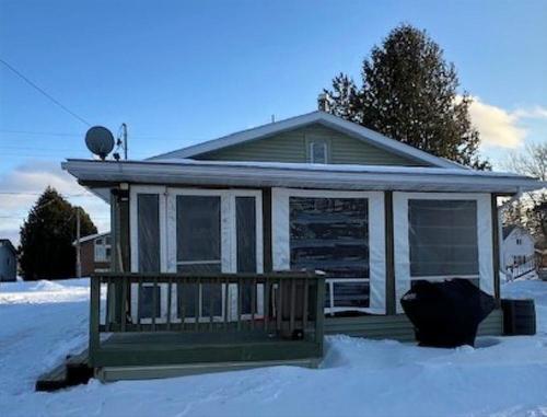 42 Hannah Street, Emo, ON - Outdoor