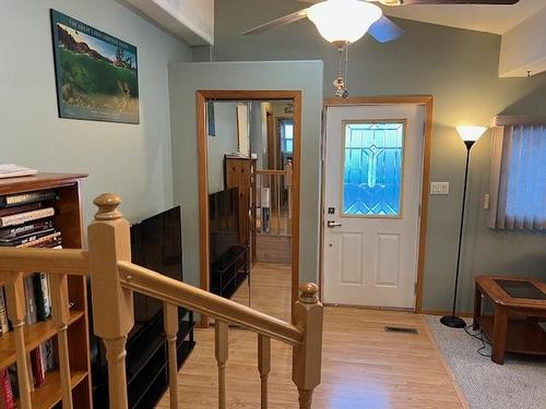 42 Hannah Street, Emo, ON - Indoor Photo Showing Other Room