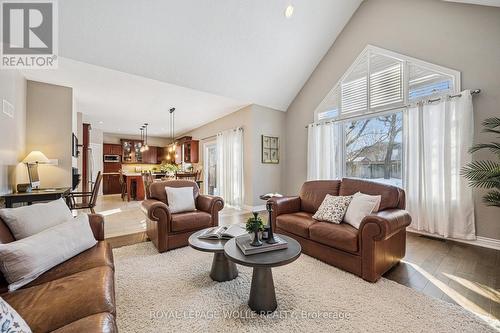 44 Crane Crescent, Woolwich, ON - Indoor Photo Showing Living Room