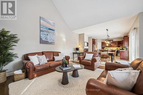 44 Crane Crescent, Woolwich, ON - Indoor Photo Showing Living Room