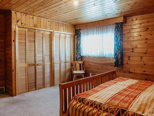 996 Redditt Road, Kenora, ON - Indoor Photo Showing Other Room