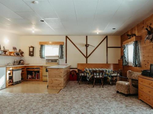 996 Redditt Road, Kenora, ON - Indoor