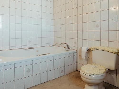 996 Redditt Road, Kenora, ON - Indoor Photo Showing Bathroom