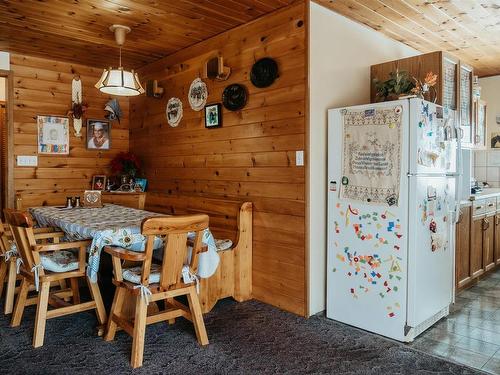 996 Redditt Road, Kenora, ON - Indoor Photo Showing Dining Room