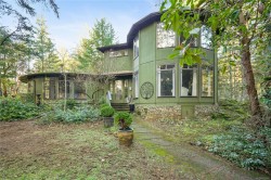 3383 Lakeridge Pl  Highlands, BC V9E 1C8