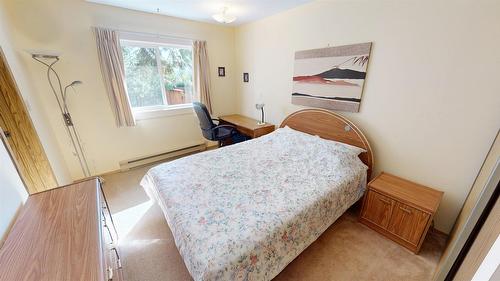 821 Westwood Drive, Cranbrook, BC - Indoor Photo Showing Bedroom