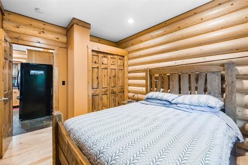 128 River Bend Lane, Kimberley, BC - Indoor Photo Showing Bedroom