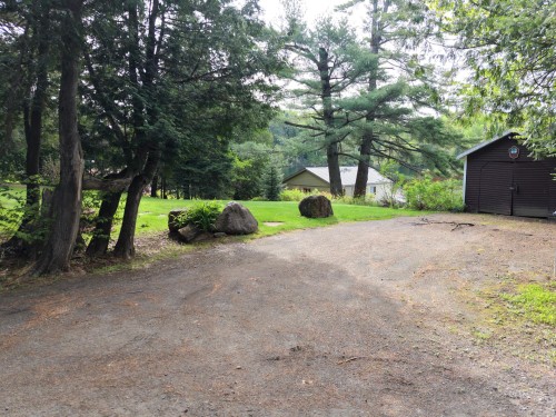 Entrée extérieure - 1519 Ch. Du Minto, Saint-Adolphe-D'Howard, QC 