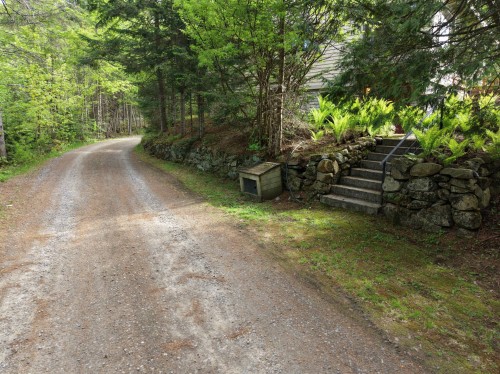 Entrée extérieure - 1519 Ch. Du Minto, Saint-Adolphe-D'Howard, QC 