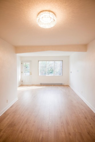 Living Room - 8027 Rue Marquette, Montréal (Villeray/Saint-Michel/Parc-Extension), QC - Indoor Photo Showing Other Room