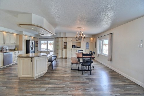Vue d'ensemble - 471 11E Avenue, Barraute, QC - Indoor