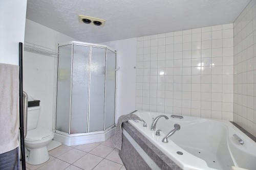 Salle de bains - 471 11E Avenue, Barraute, QC - Indoor Photo Showing Bathroom