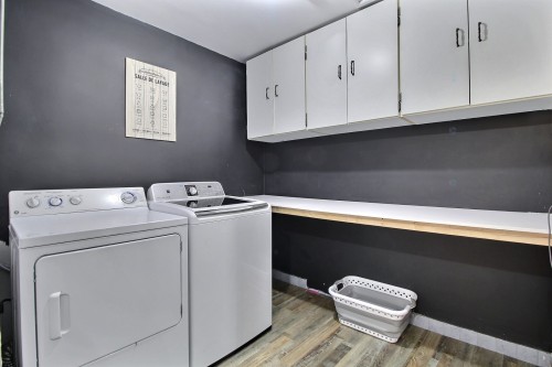 Salle de lavage - 471 11E Avenue, Barraute, QC - Indoor Photo Showing Laundry Room