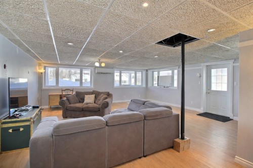 Salle familiale - 471 11E Avenue, Barraute, QC - Indoor